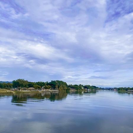 Tara Raft Otel Kanchanaburi Dış mekan fotoğraf