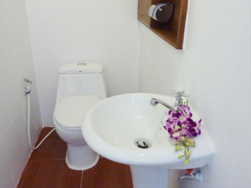 Tara Raft Otel Kanchanaburi Oda fotoğraf